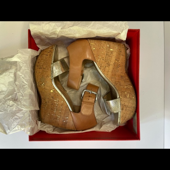 Donald J Pliner Malibu Platform Wedges - Picture 7 of 8